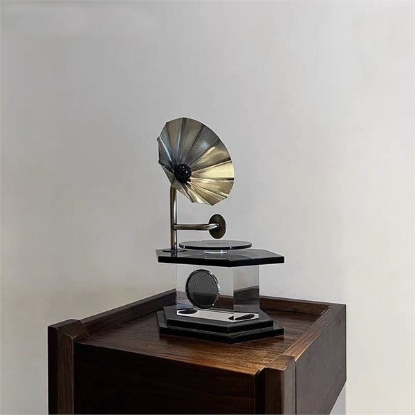 Интерьерная статуэтка «Retro Gramophone» / Коллекционный мини-граммофон в стиле нео-винтаж 10059 - Onlainsale HOME